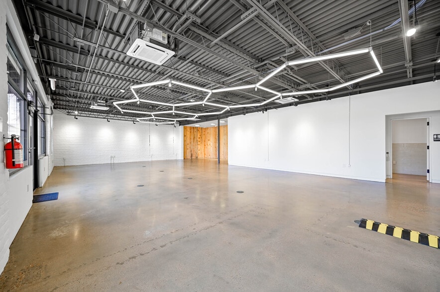 More Photos Of 504 Jose St, Santa Fe General Retail For Lease