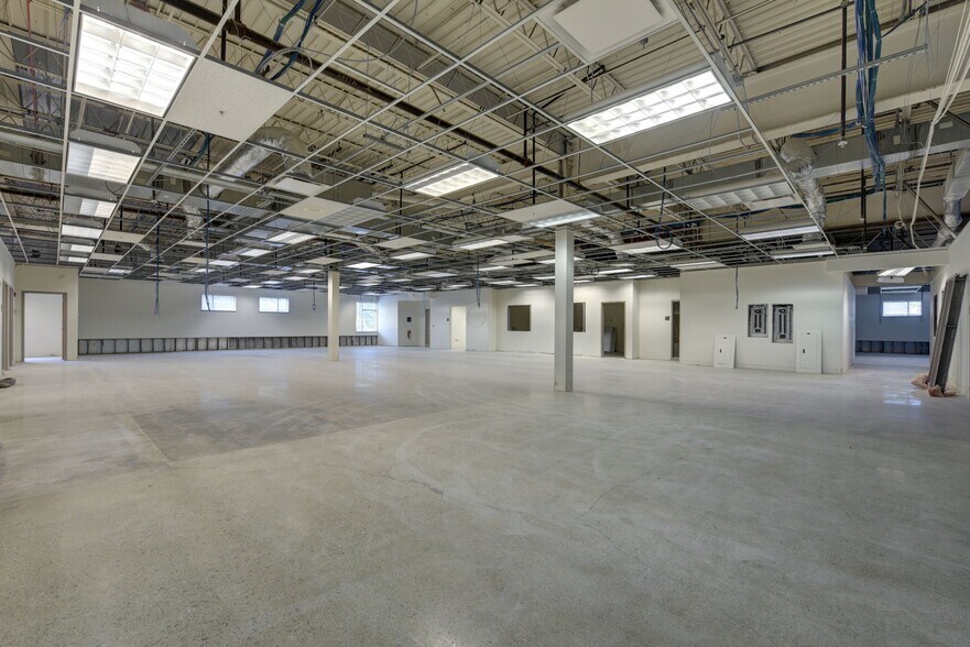 More Photos Of 1320 Taylor St, Elyria Warehouse For Lease