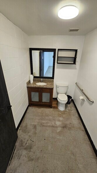 More Photos Of 7000 E 58th Ave, Commerce City Warehouse For Lease