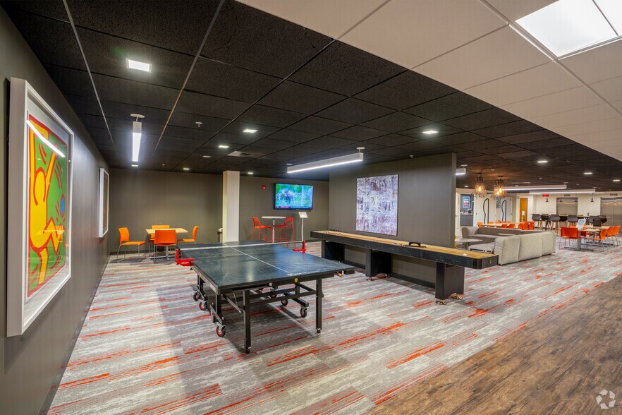 More Photos Of 293 Boston Post Rd W, Marlborough Office For Lease