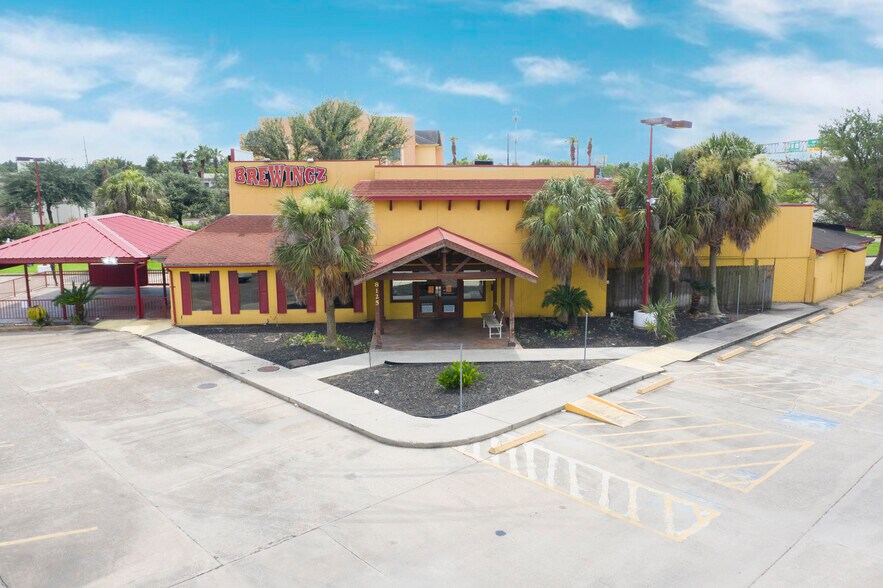 Primary Photo Of 8125 Jones Rd, Houston Restaurant For Lease