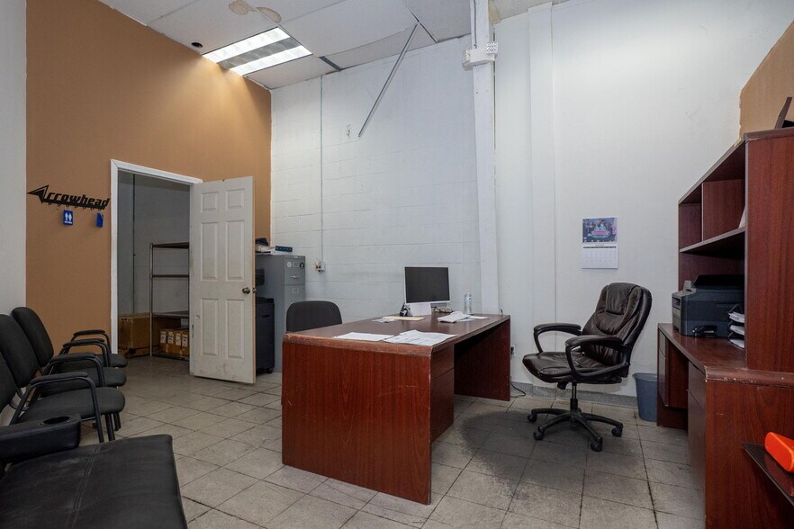 More Photos Of 1049-1051 Eastside Rd, El Paso Distribution For Sale