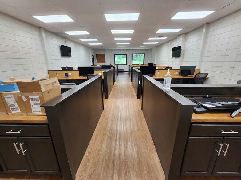 More Photos Of 501 Howell Rd, Greenville Office For Lease