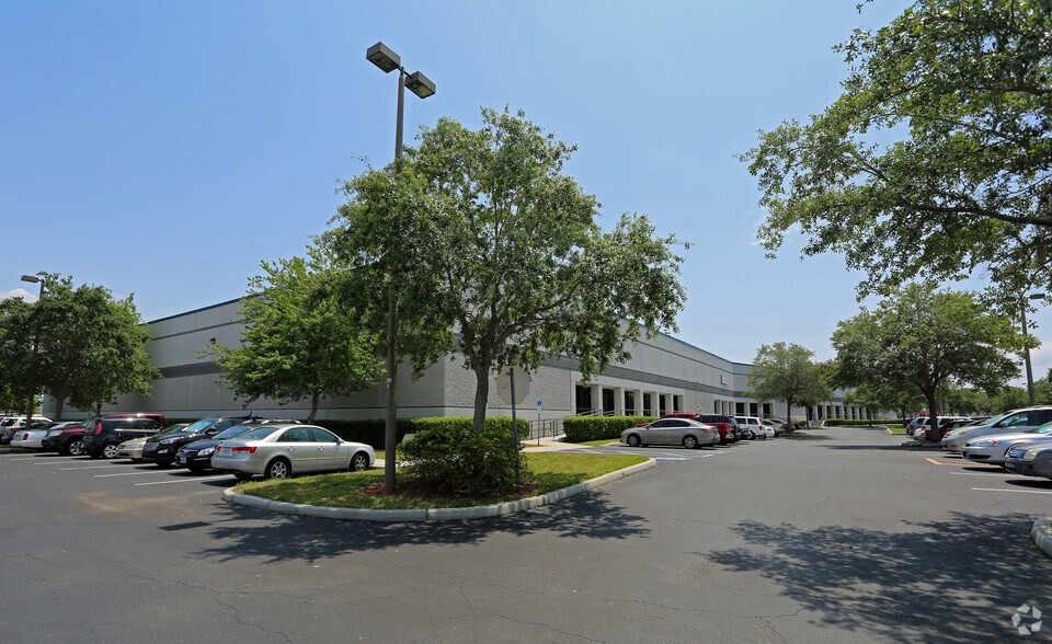 More Photos Of 4033 Tampa Rd, Oldsmar Office For Lease