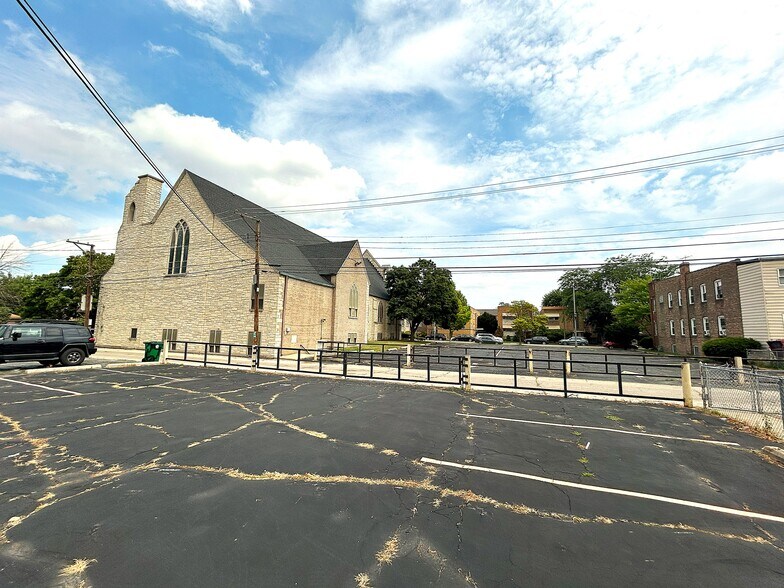 More Photos Of 1900 Oak Park Ave, Berwyn Religious Facility For Sale