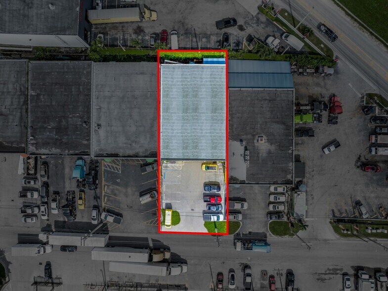More Photos Of 8125 NW 93rd St, Miami Warehouse For Sale