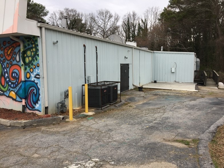 More Photos Of 2272 Lawrenceville Hwy, Decatur Freestanding For Lease