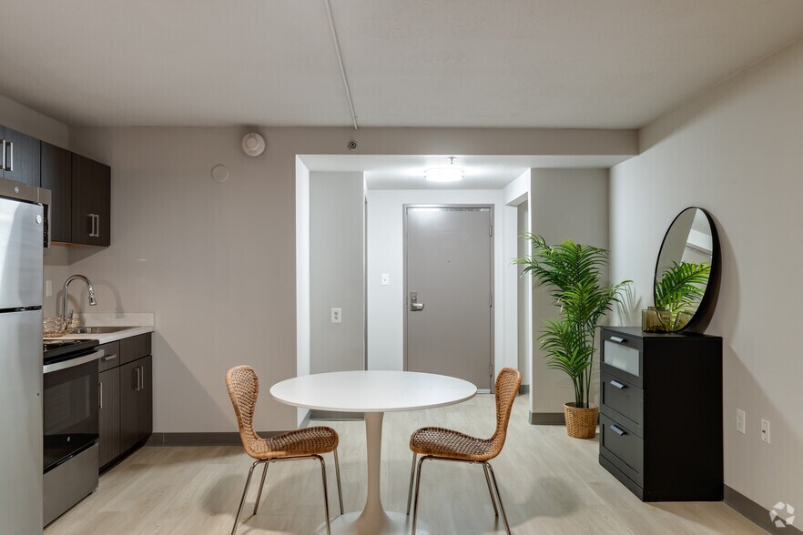 More Photos Of 34911 Van Dyke Ave, Sterling Heights Apartments For Lease