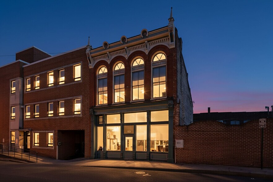 Primary Photo Of 111 S Augusta St, Staunton Storefront Retail Office For Sale
