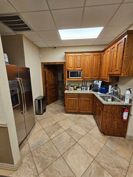 More Photos Of 1831 W Louisiana St, McKinney Office For Lease