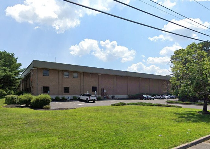 More Photos Of 1790 Swarthmore Ave, Lakewood Warehouse For Lease