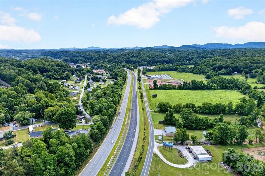 More Photos Of 533 Catawba River Rd, Old Fort Flex For Sale