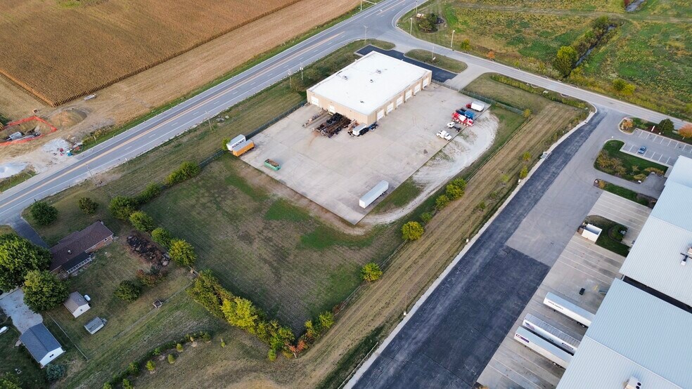 More Photos Of 450 N Enterprise Blvd, Lebanon Warehouse For Sale