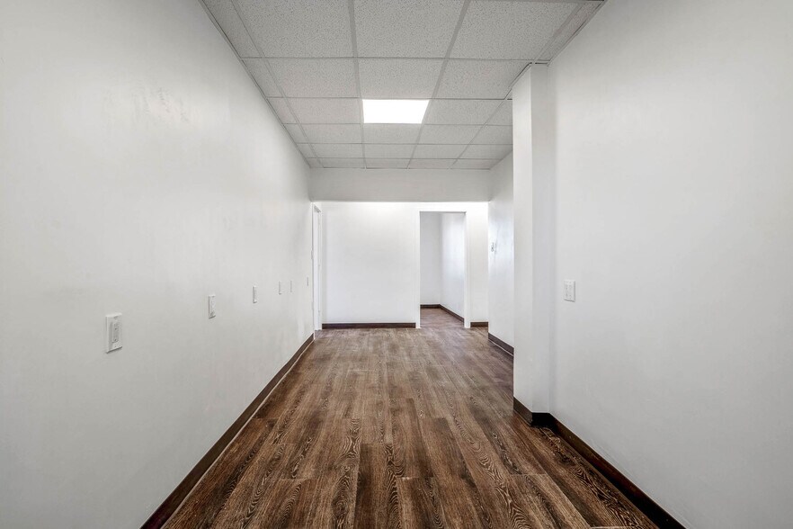 More Photos Of 1405 Luisa St, Santa Fe Office For Lease