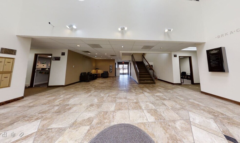 More Photos Of 101 N Virginia St, Crystal Lake Medical For Lease