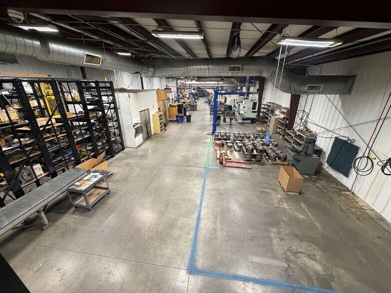 More Photos Of 18075 Woodland Dr, Meadville Manufacturing For Sale