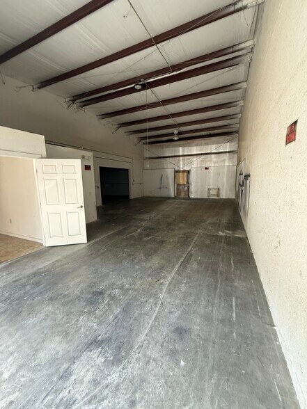 More Photos Of 1155 NE 17th Rd, Ocala Warehouse For Lease