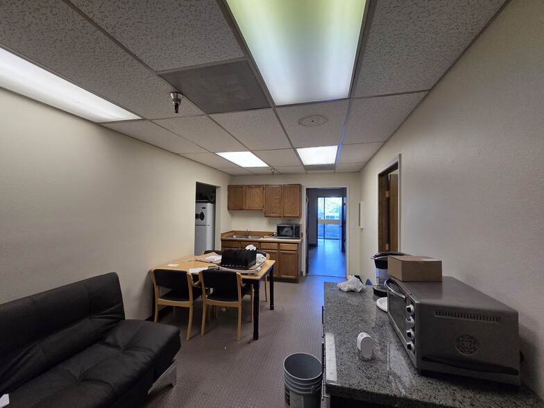 More Photos Of 4925 Indian School Rd NE, Salem Warehouse For Lease