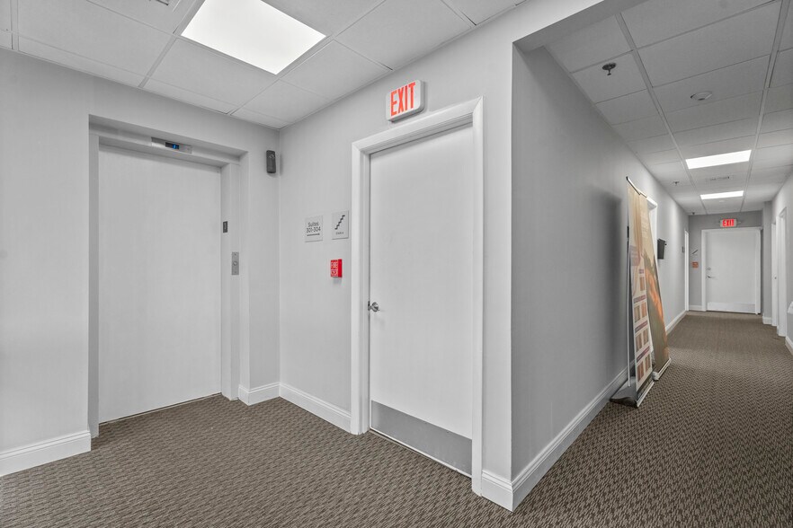 More Photos Of 449 Silas Deane Hwy, Wethersfield Medical For Sale