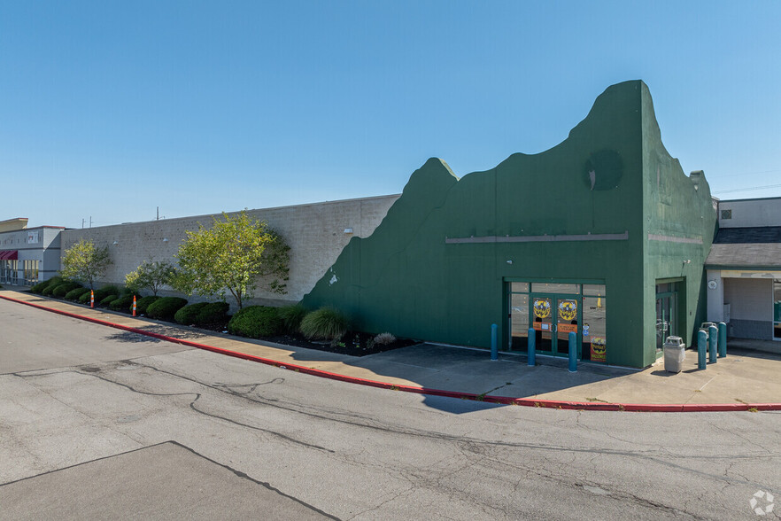 Primary Photo Of 5244 Cobblestone Rd, Sheffield Village Storefront For Sale