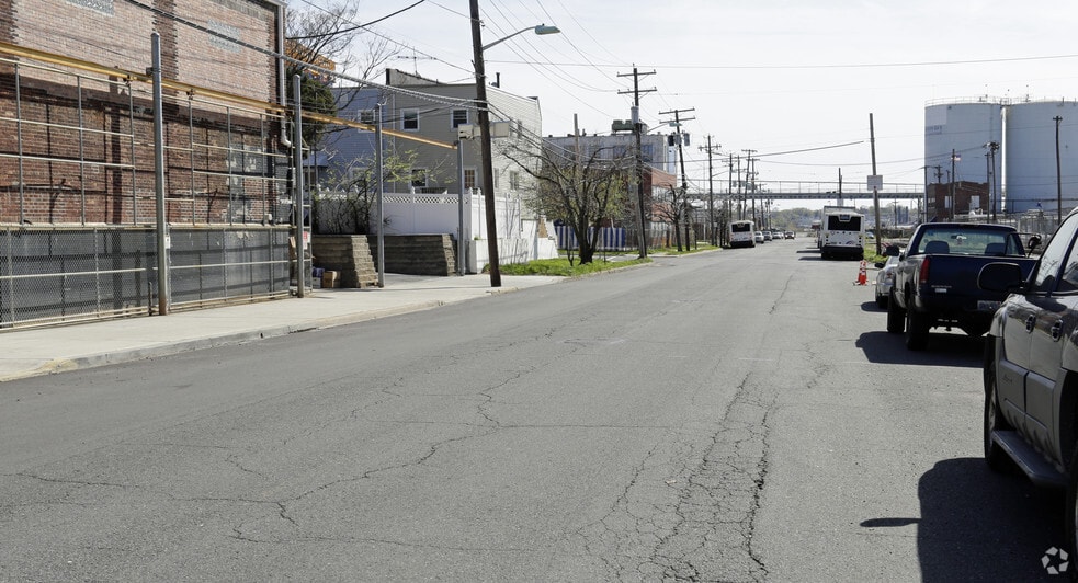 More Photos Of 99 Avenue A, Bayonne Warehouse For Lease