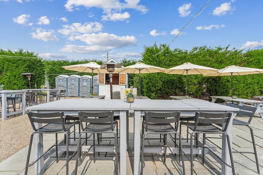 More Photos Of 63 S Euclid Ave, Montauk Restaurant For Sale