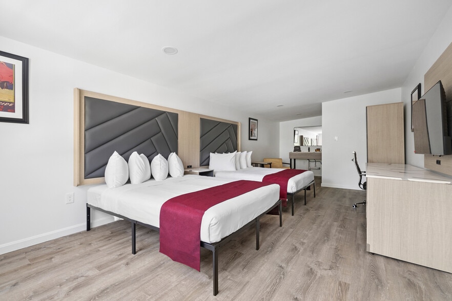 More Photos Of 337 Commercial St, Rockport Hotel For Sale