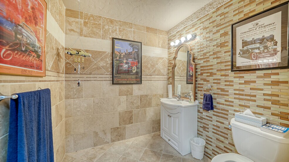 More Photos Of 2111 Whitfield Park Dr, Sarasota Showroom For Sale