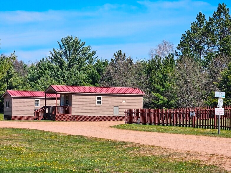 More Photos Of 4702 Hi Pines Ln, Eagle River Trailer Camper Park For Sale