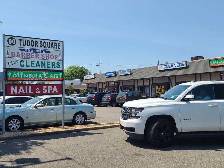 More Photos Of 90 Jericho Tpke, Mineola Freestanding For Lease