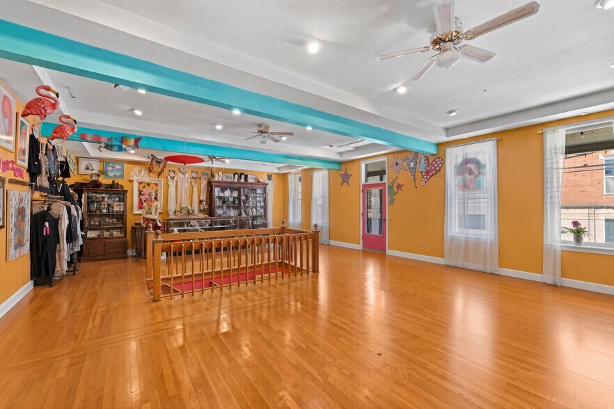 More Photos Of 84 Spring St, Eureka Springs Storefront Retail Residential For Sale
