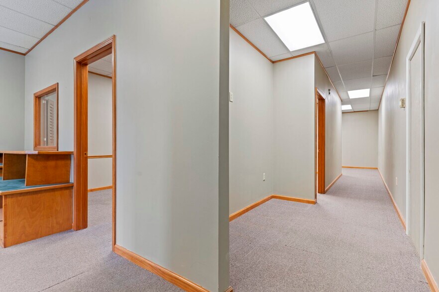 More Photos Of 444 Hampton Ave, Pickens Storefront Retail Office For Sale