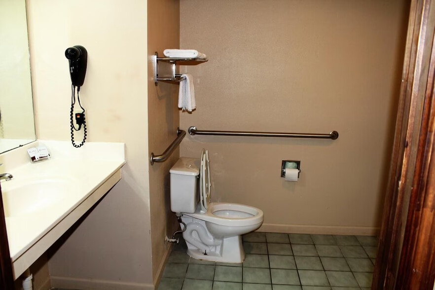 More Photos Of 2605 S Range Ave, Denham Springs Hotel For Sale