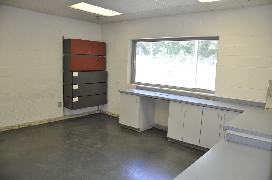 More Photos Of 5825 Clyde Rhyne Dr, Sanford Warehouse For Lease