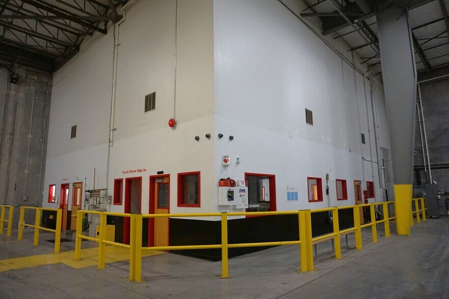 More Photos Of 2475 S 3200 W, Salt Lake City Distribution For Lease