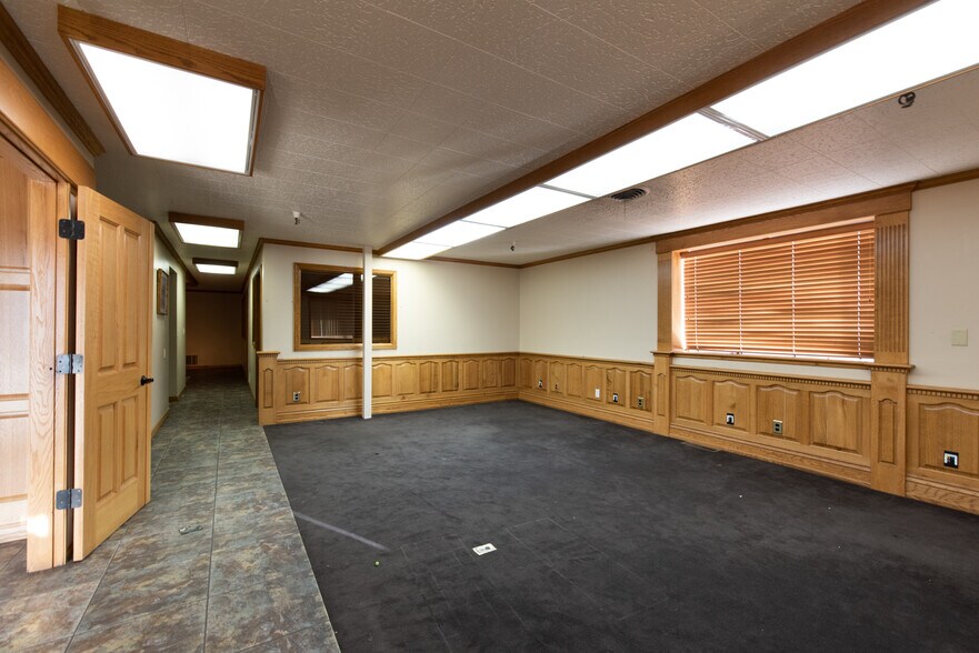 More Photos Of 248-282 W 33rd St, Ogden Unknown For Lease