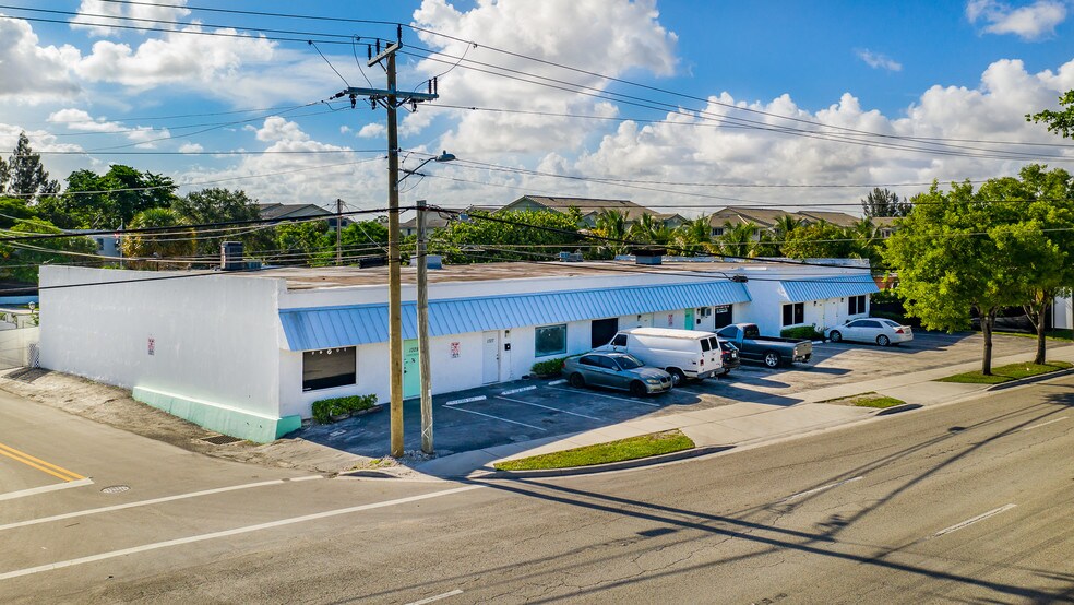 13211329 S Dixie Hwy W, Pompano Beach, FL 33060 Industrial For Lease