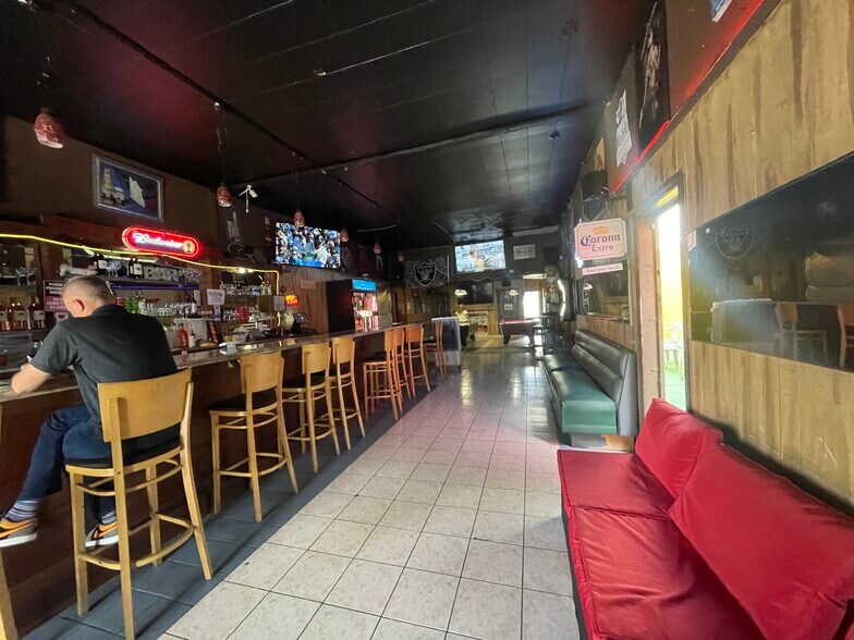 More Photos Of 8554 Washington Blvd, Culver City Bar For Sale