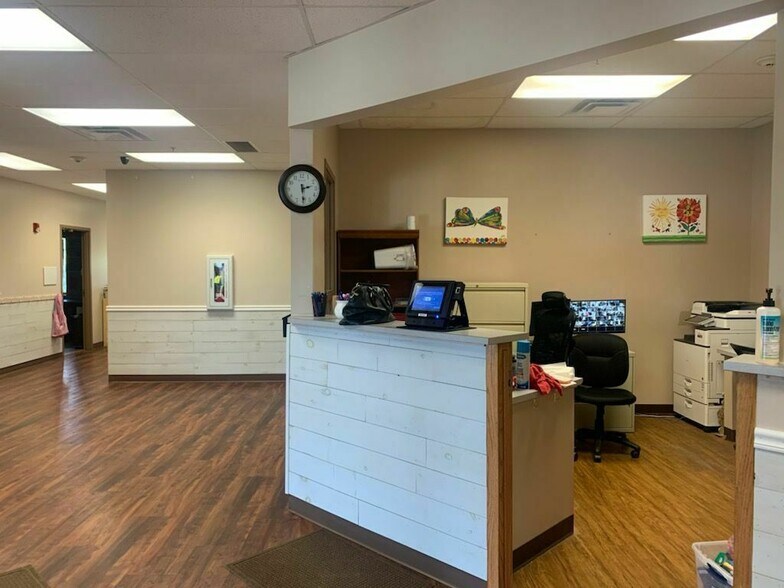 More Photos Of 5225 N 158th Ave, Omaha Daycare Center For Sale