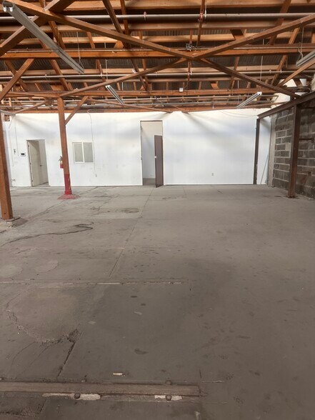More Photos Of 2001 Belgrave Ave, Huntington Park Manufacturing For Lease
