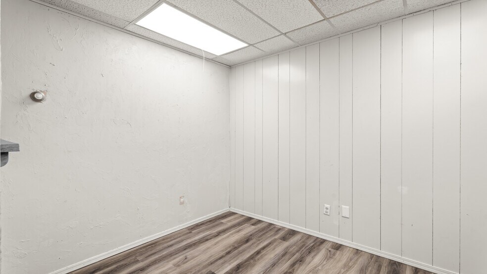 More Photos Of 8720 S Penn Ave, Oklahoma City Office For Sale