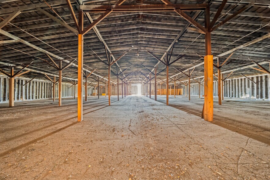 More Photos Of 901 Underwood Street, Littlefield Warehouse For Sale