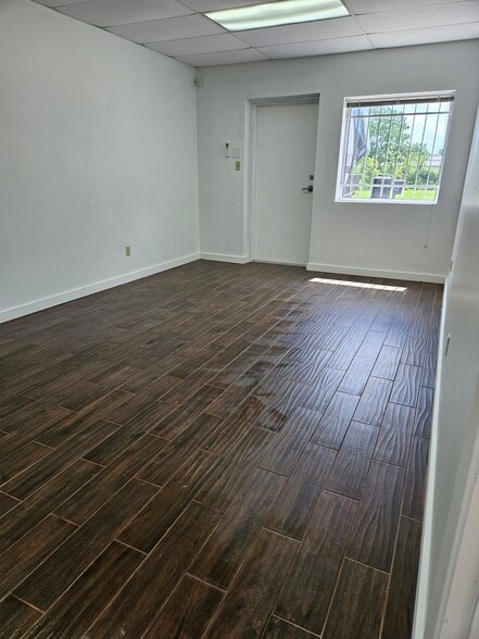 More Photos Of 17704 French Rd, Houston Industrial For Lease