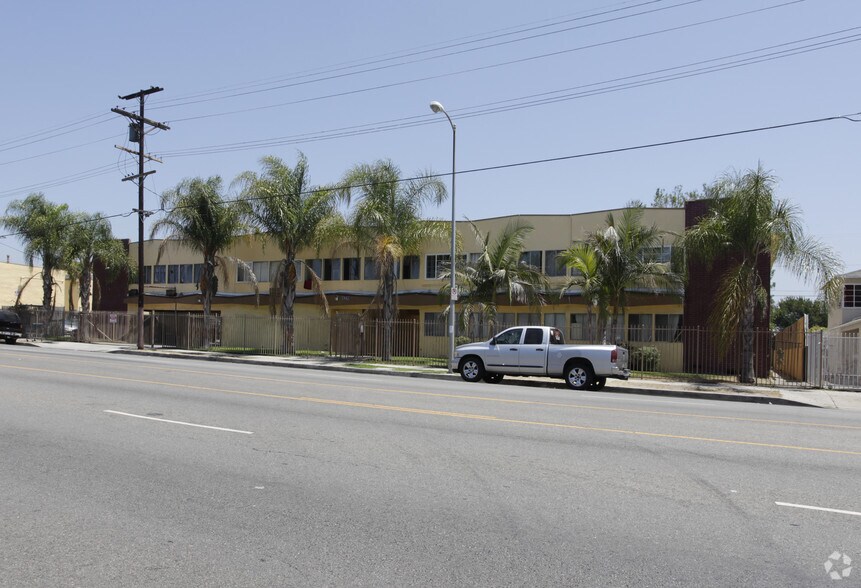 More Photos Of 7442 Vineland Ave, Sun Valley Apartments For Sale