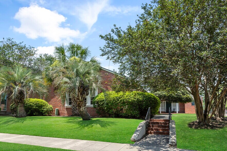 More Photos Of , Baton Rouge Office For Sale