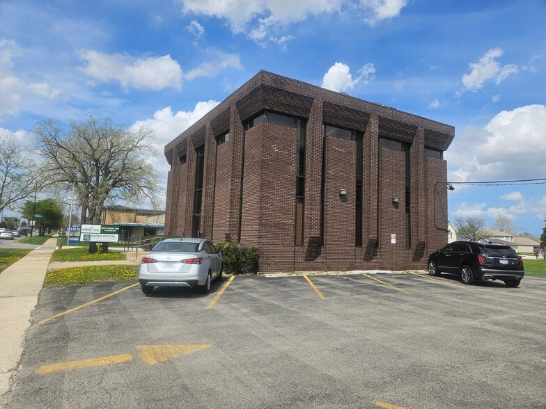 Primary Photo Of 8233 S Harlem Ave, Bridgeview Medical For Lease