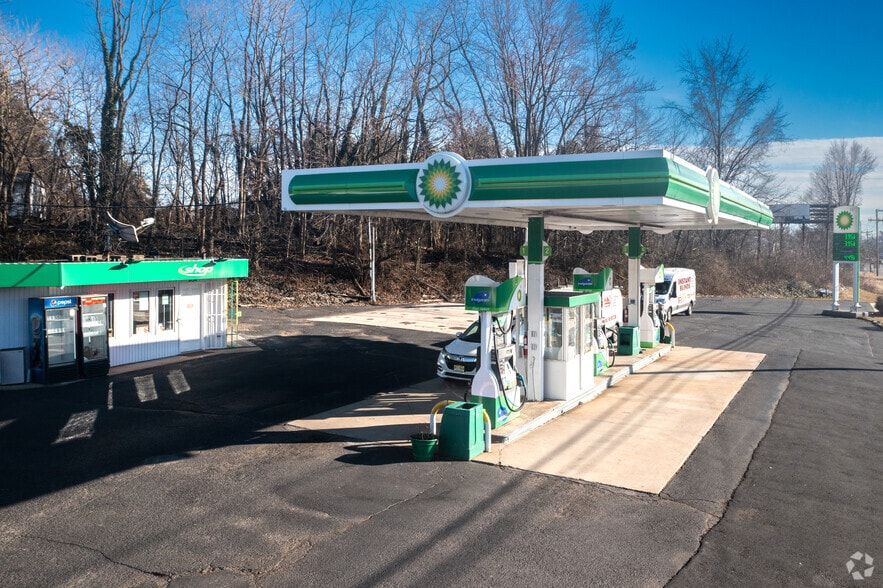 Primary Photo Of 231 US-206, Bordentown Service Station For Sale