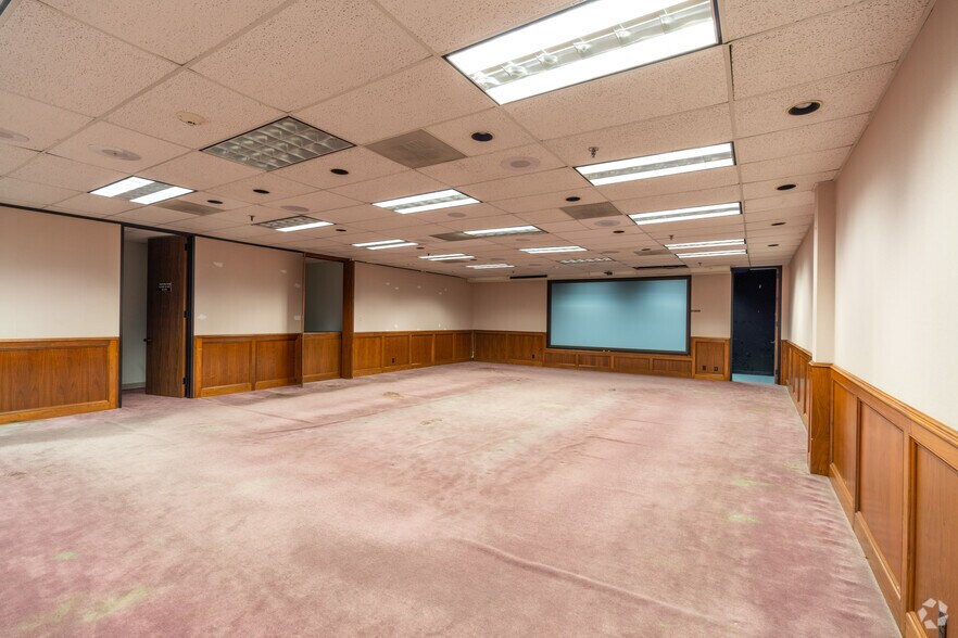More Photos Of 600 Gemini St, Houston Office For Lease