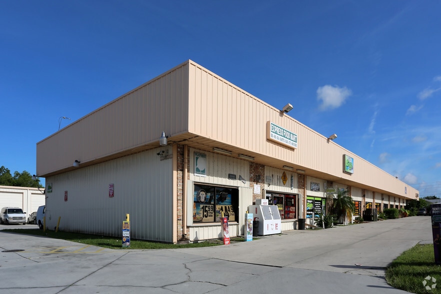 More Photos Of 10205 SE Lennard Rd, Port Saint Lucie Warehouse For Lease