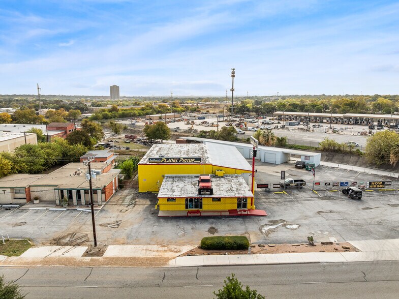Primary Photo Of 2238 NW Loop 410 Fwy, San Antonio Auto Repair For Sale
